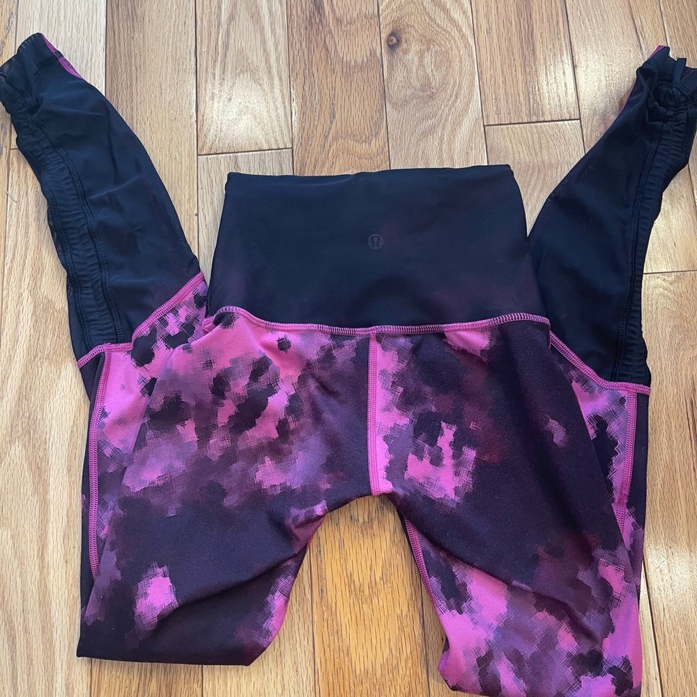 Lululemon 2 black and pink with mesh leg